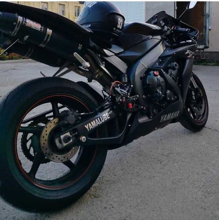 Motocykl Yamaha R1