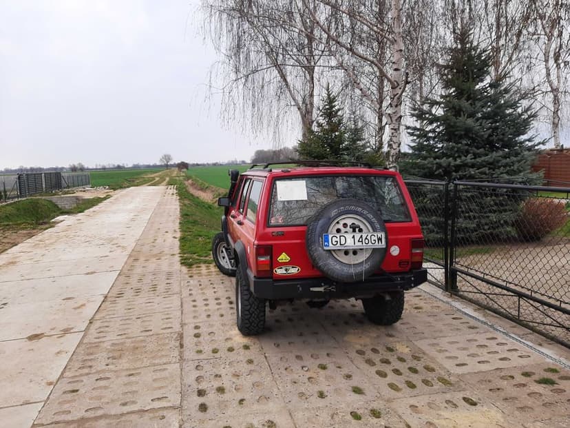 Bardzo ładny Jeep Cherokee XJ
