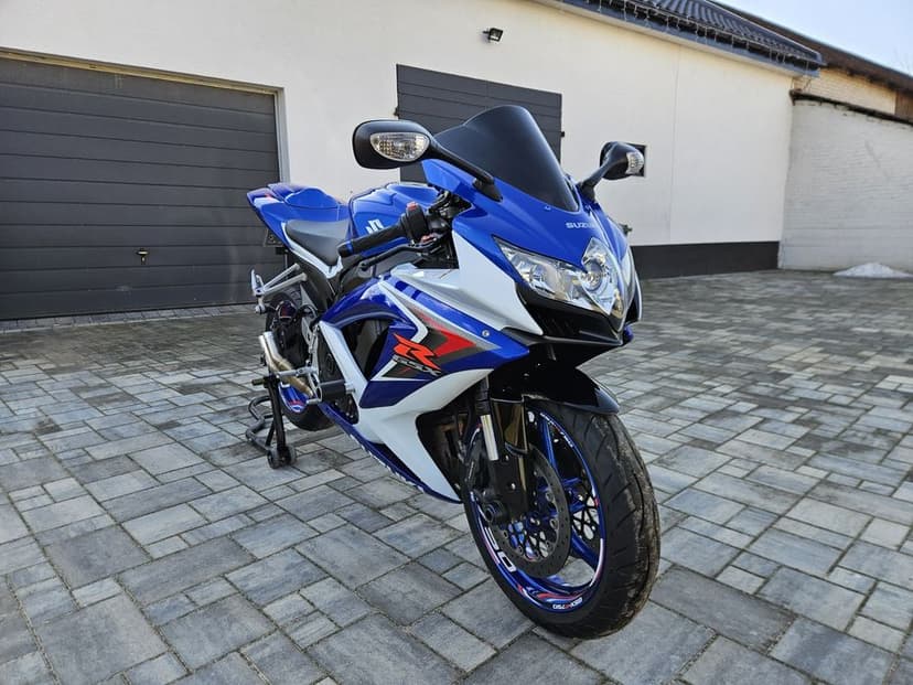 Suzuki GSXR 750 K9