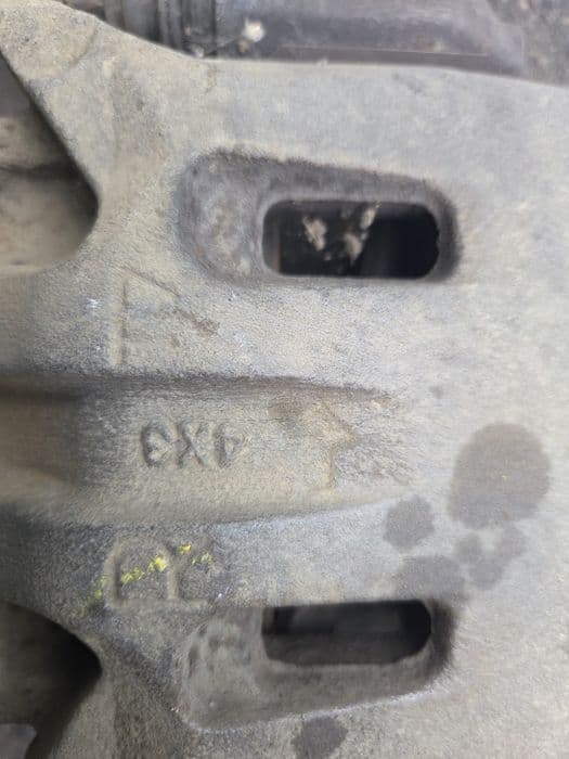 Zacisk hamulcowy przód prawy lewy nissan navara D40 3.0 dci 4.0b