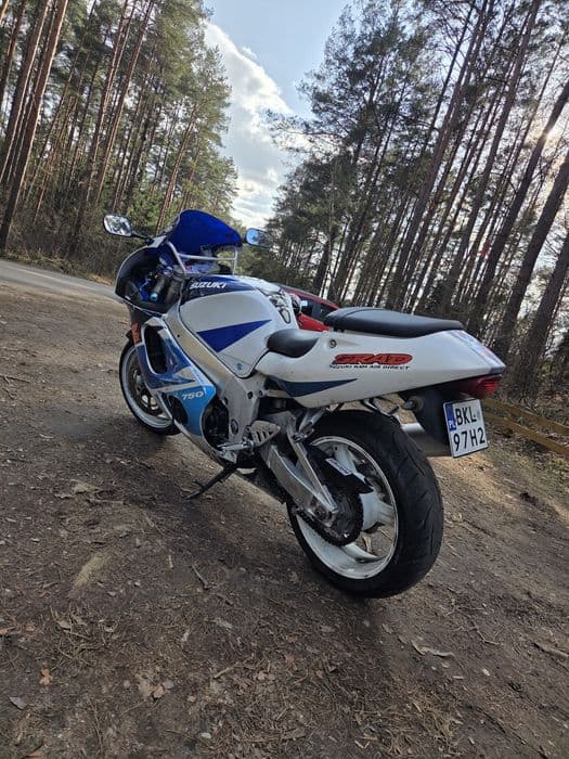 Suzuki gsxr 750 srad wtrysk