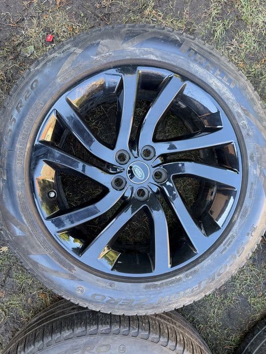 Kola Felgi Alu Land Range Rover Discovery 255/55/20 Pirelli 2022r.