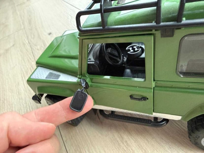 bruder land rover defender