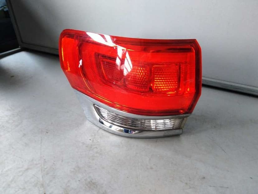 Jeep Grand Cherokee IV Światło Tylne Prawe Led