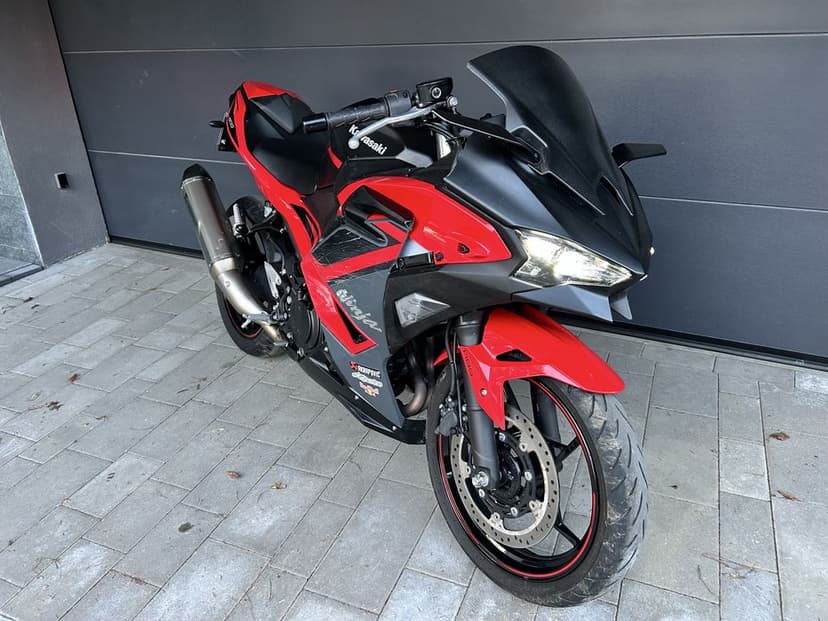 Kawasaki NINJA 500 rok 2025 przebieg 4575km Akrapovic