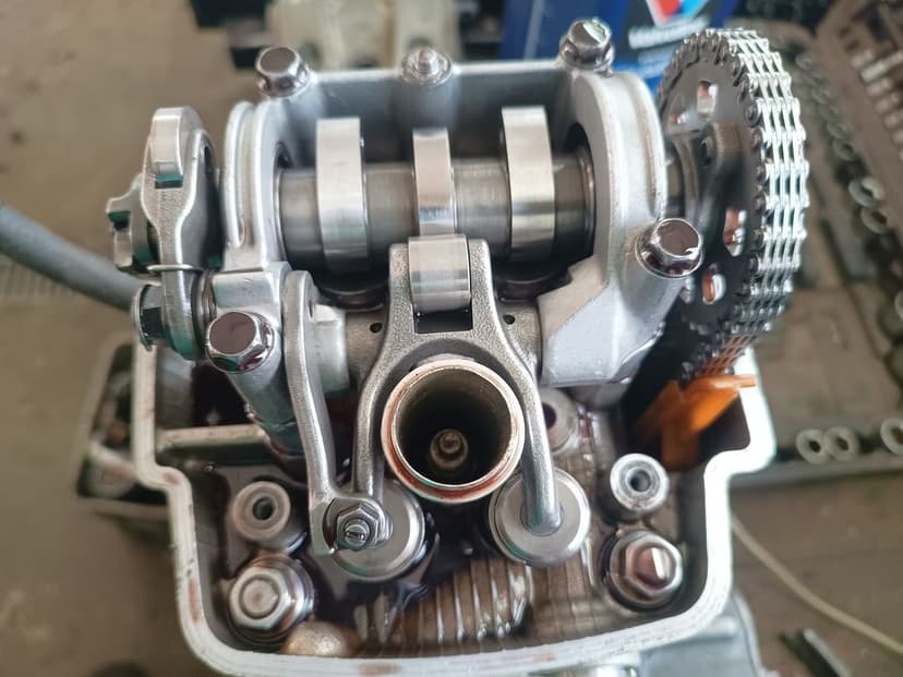 Kompletna głowica wałek rozrządu honda crf 450r / 02-08r