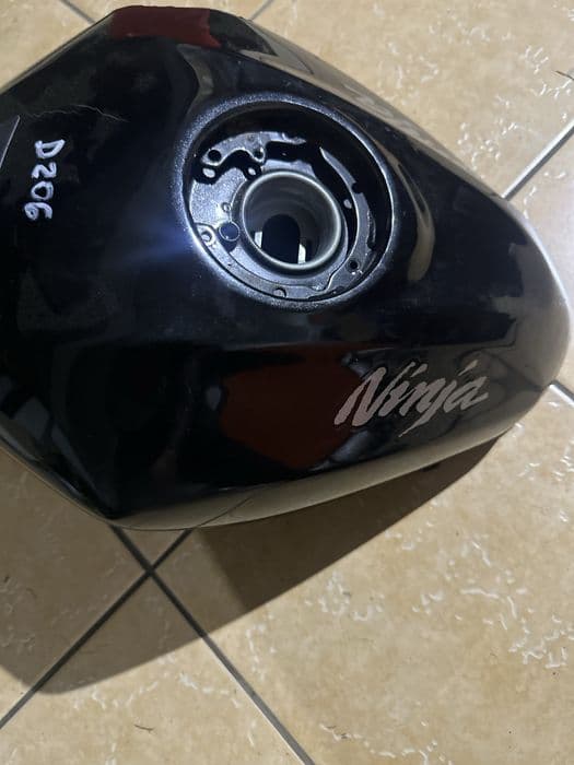 Zbiornik paliwa Kawasaki Ninja 125