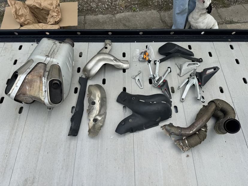 Sprzedam Felgi Ducati Panigale V4s czesci ,owiewki,wydech