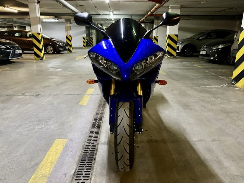 Yamaha R1 RN19 2007r