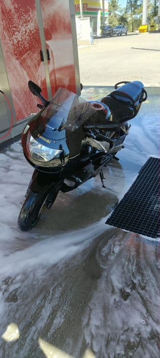 Kawasaki ZX6R . Zapraszam. 100% sprawnie. Po Seriwsie. Cena do negocjacji.