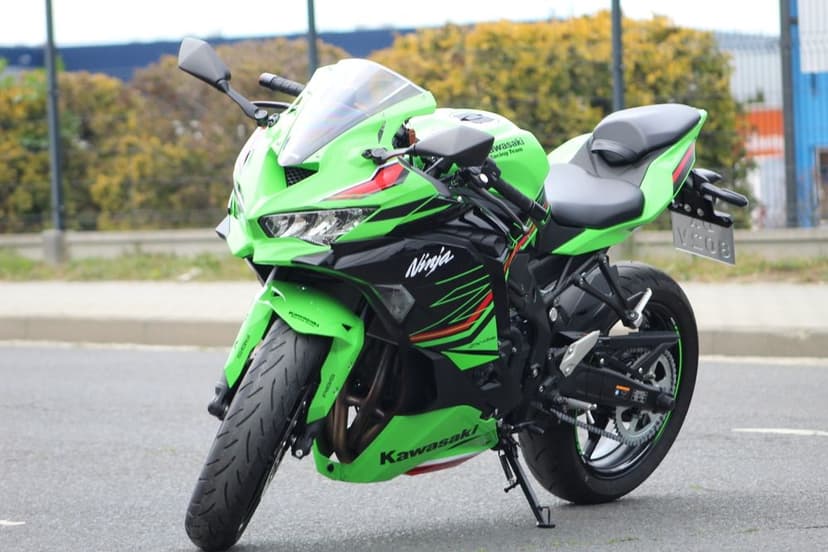 Kawasaki Ninja ZX4-RR