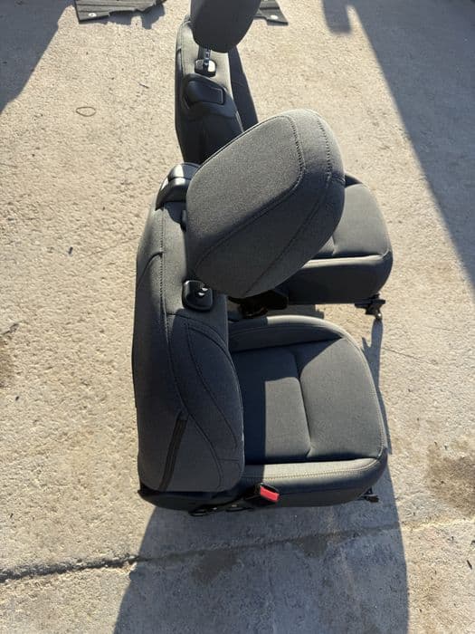 Fotele przód 2D USA Jeep wrangler JL 23-26r nowy model