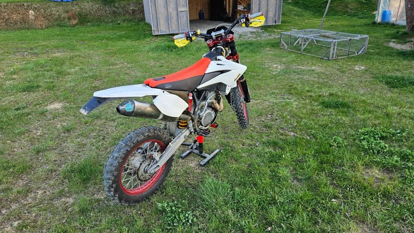 Beta – mocne enduro, bogate wyposażenie, z homologacją, gotowe do jazdy