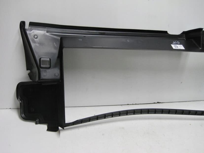 WLOT POWIETRZA KIEROWNICA LAND ROVER DISCOVERY SPORT FK72-8327-AC
