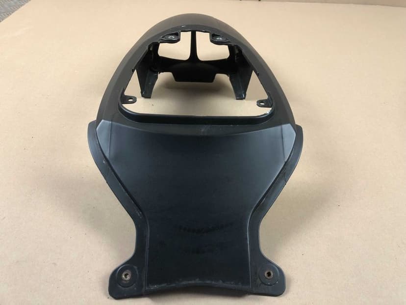 Suzuki GSX-R 600 700 K6 K7 Kompletny Ogon Zadupek Wypełnienie Owiewki