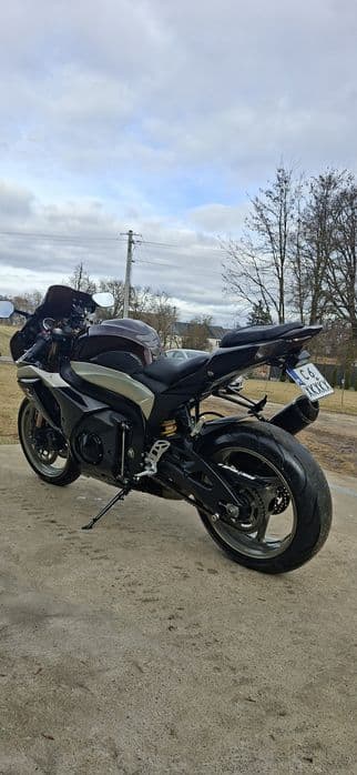 Suzuki GSX-R1000 K9 2009 – zadbana