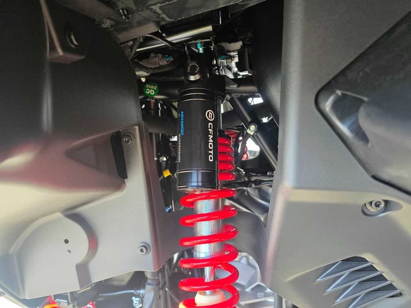 CFMoto CForce 1000 TOURING ABS EPS PREMIUM T3b od Muddy od Ręki