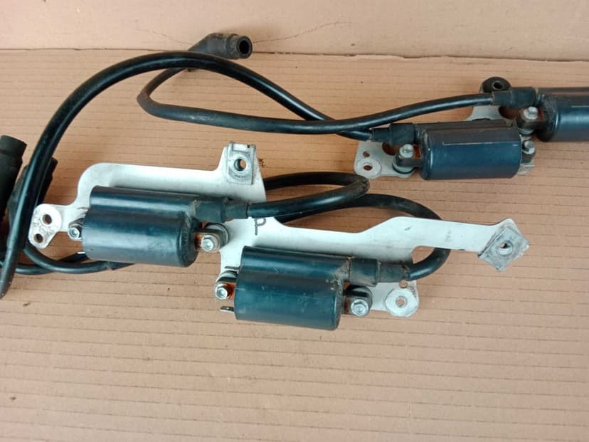 Aprilia Tuono RSV 1000 Mille Cewki + Fajki Zapłonowe Cewka Fajka 02-05
