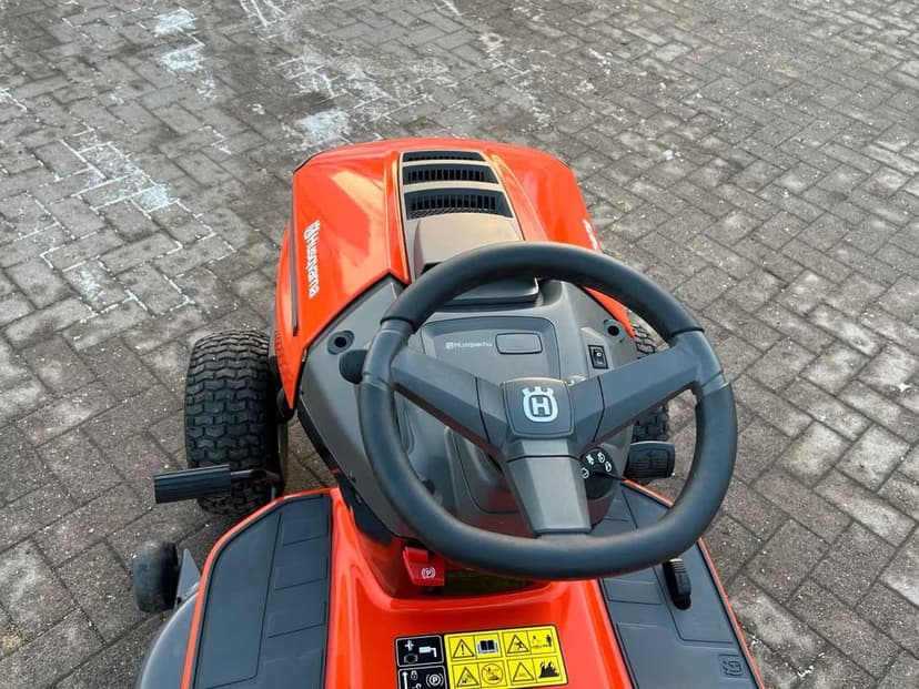 Husqvarna - używany traktorek ogrodowy model CTH 174