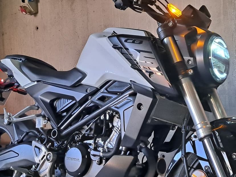 Honda CB 125R * 2020r * 4930 km * Biała perła * TRANSPORT * JAK NOWA