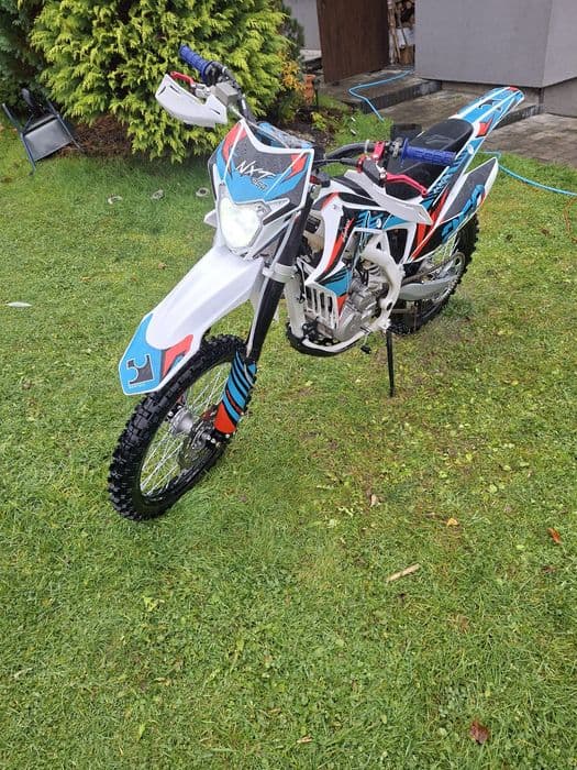 Cross Burton NXT 250