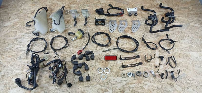 Suzuki GSXR 600 Gsx-r 04-05r tarcza kolektor podnozek wahacz chlodnica