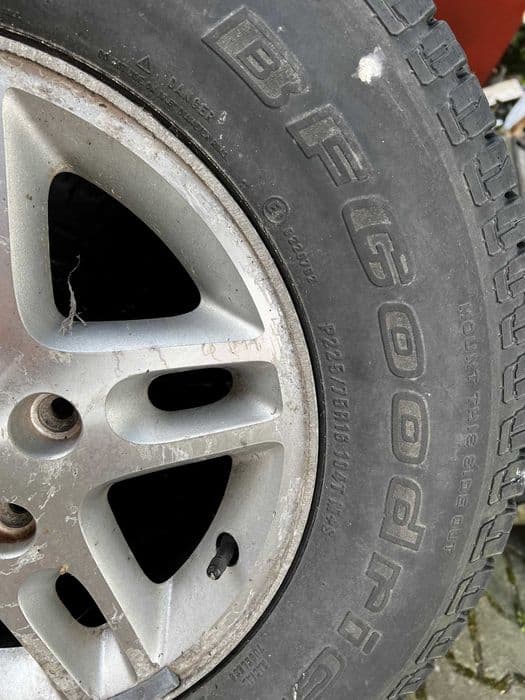 Koła 5 szt alufelga plus zapas z Jeep Cherokee 4.0 16'' 225/75/R16