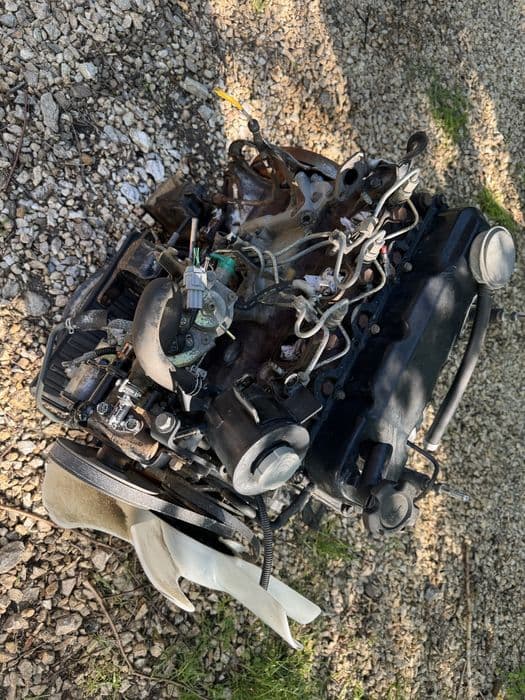Nissan Navara 2001r 2.5 silnik pompa wtryskowa blok głowica kolektor