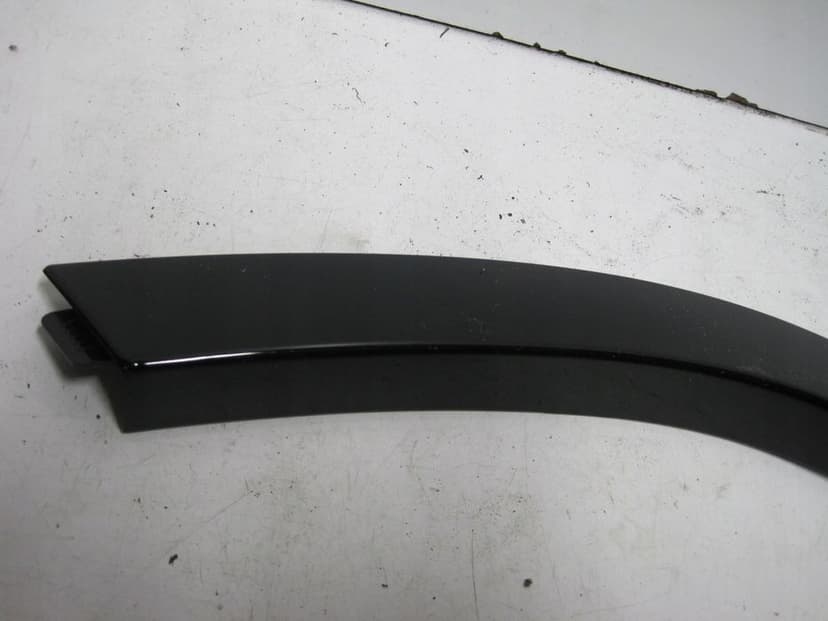 NAKŁADKA LISTWA BŁOTNIKA LEWA LAND ROVER DEFENDER L8B2-16A333-BX