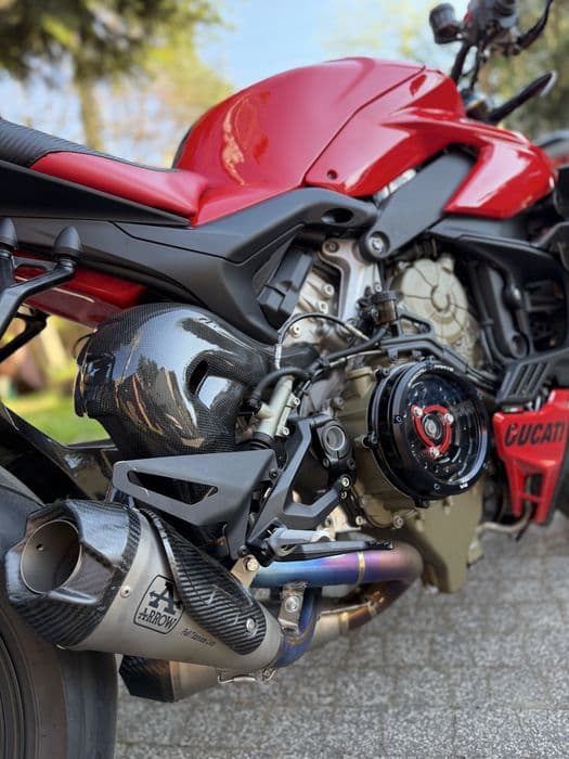 Ducati Streetfighter V4S – 2024 | 3800 km | Carbon | Arrow Titanium 220KM