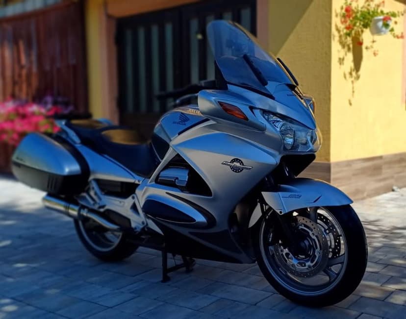 Honda ST 1300 Abs 2004 rok  sprowadzona z Belgii