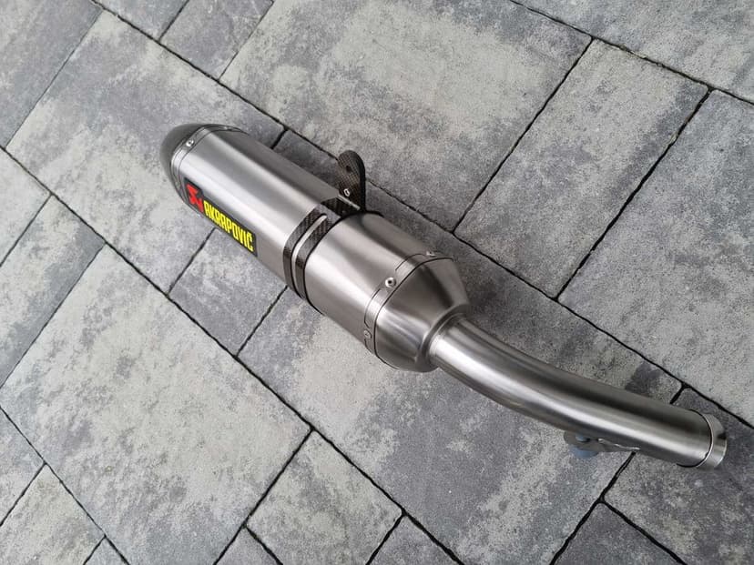 Honda VFR 800 F oraz VFR 800 X Crossrunner Tłumik Wydech Akrapovic
