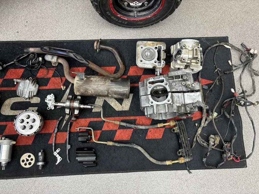 Dawca Części YAMAHA RAPTOR YFM 250 R 08-13 Cylinder Skrzynia Wał Stator Magneto Cdi Moduł Kartery Wydech Instalacja Dekiel Magneto
