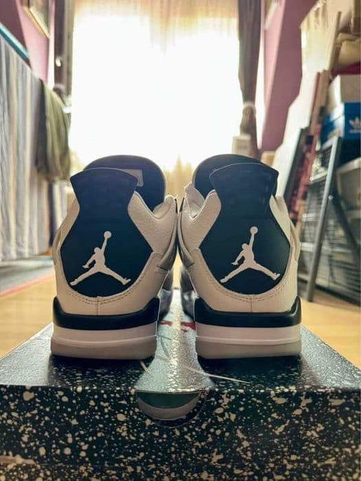 Buty sportowe Jordan_4_Retro_Military_black R.39