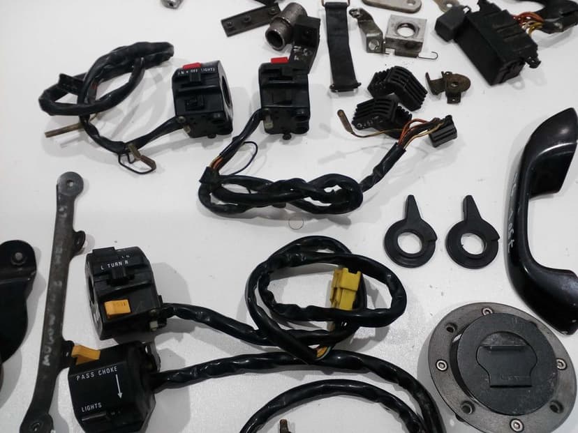 Suzuki gsx r 750 W , gsxr 750 W cewka przełącznik instalacja rączki