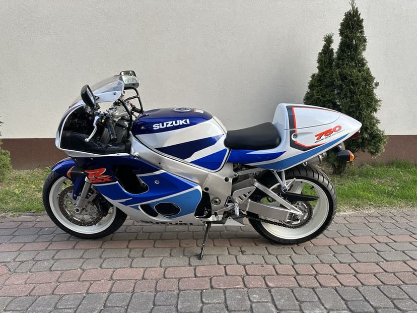 SUZUKI GSXR 750 SRAD oryginal/bezwypadkowy