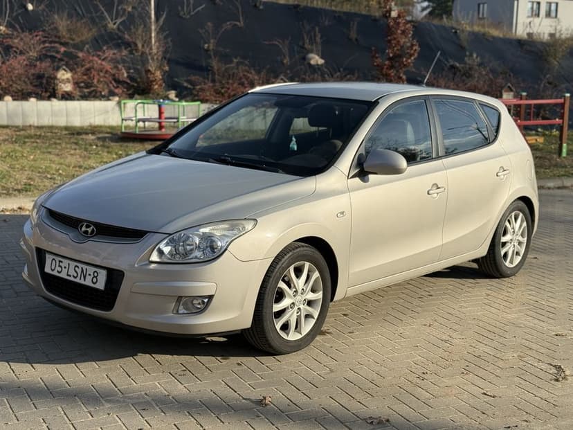 Hyundai i30 2.0 benzyna