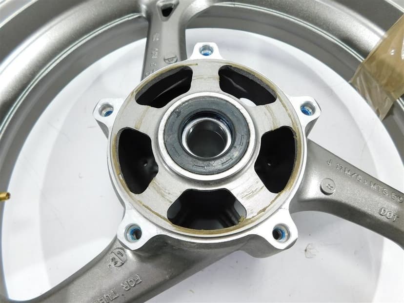 FELGA KOŁO PRZÓD SUZUKI GSX 1300R HAYABUSA 08-20 5411115H01Y6G