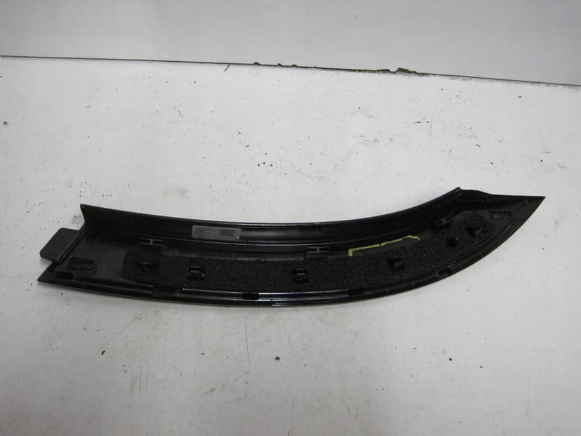 NAKŁADKA LISTWA BŁOTNIKA LEWA LAND ROVER DEFENDER L8B2-16A333-BX