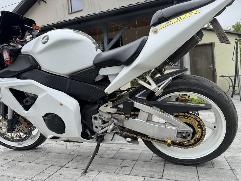 CBR 954rr fireblade