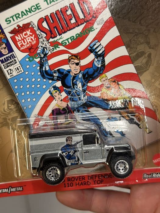Hot Wheels Premium Land Rover Defender 110 Hard Top MARVEL 2021 Shield