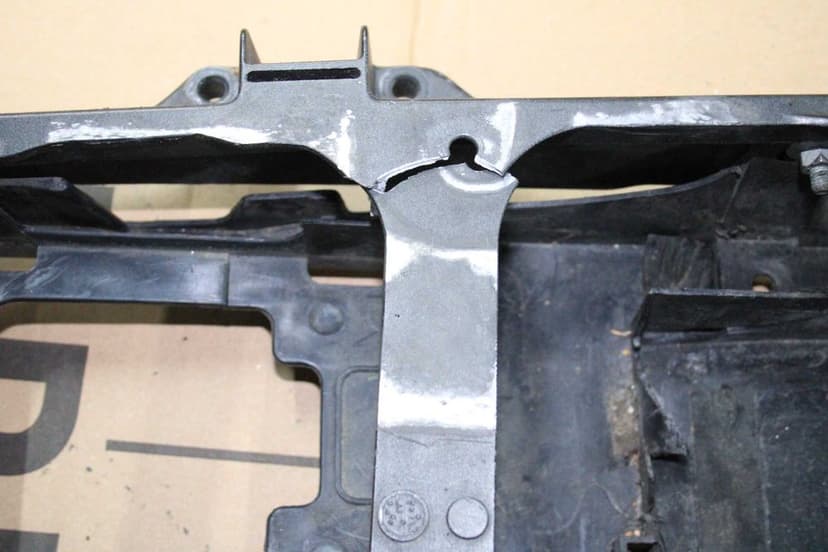 Stelaż Tył Tylny Ogon Zadupek Wypełnieni Yamaha R6 5SL RJ05 RJ09 03-05