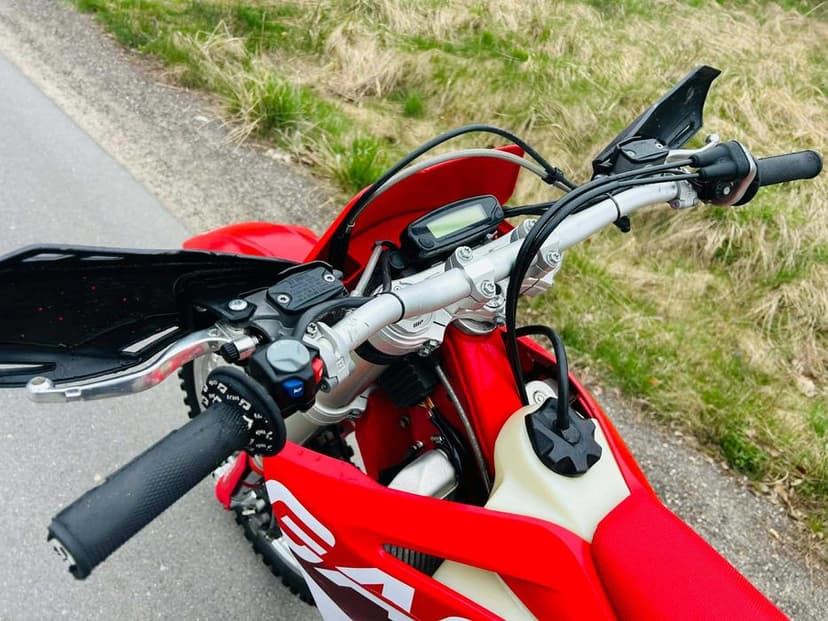 Gas Gas EC250F model 2023 Transport gratis / ktm exc