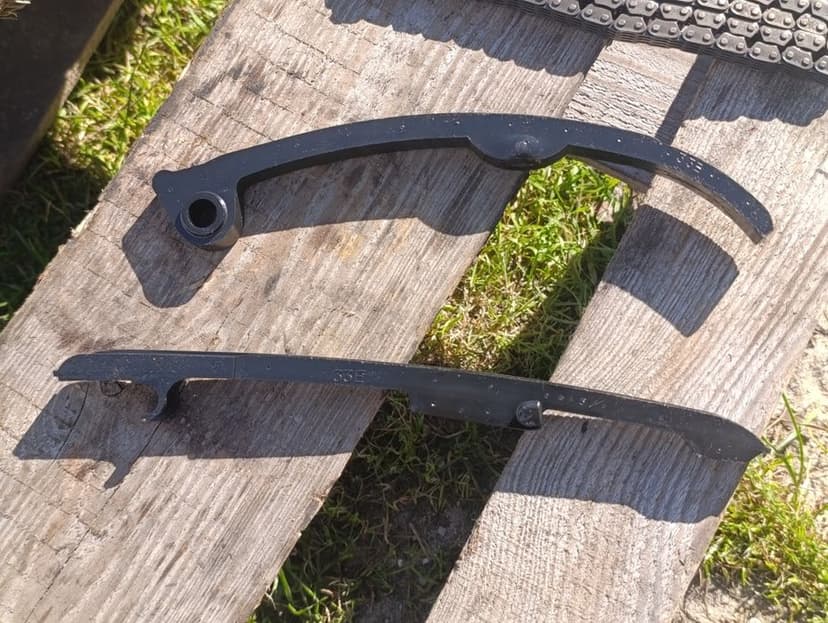 Ślizgi Suzuki GSXR 600 Srad 750 ślizg łańcuszek rozrządu części C1