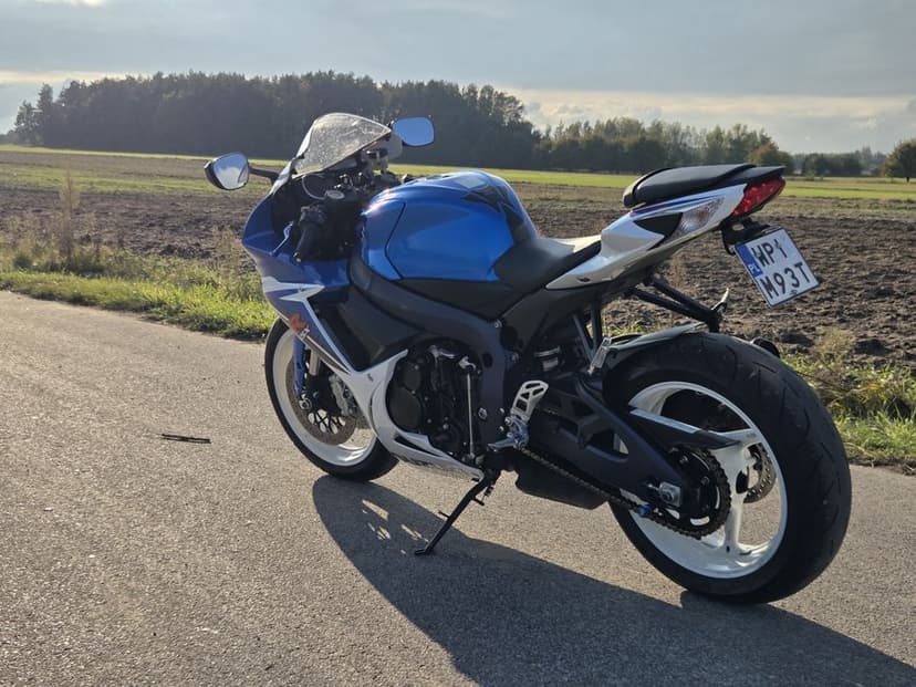 Suzuki gsxr 600 l1 2011