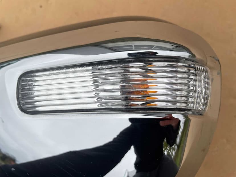 Lusterko prawe Toyota Hilux chrom 9PIN