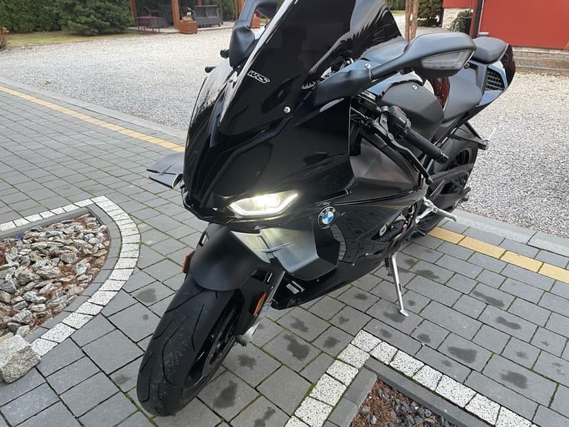 BMW S1000RR 2022 stan bardzo dobry.