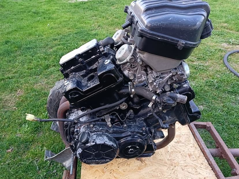 Silnik kompletny honda vfr 750