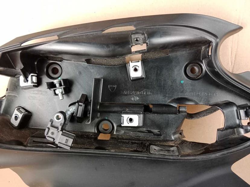 Ducati Panigale 959 Wypełnienie Boczka Silnika Lewe Bok Lewy 16-19