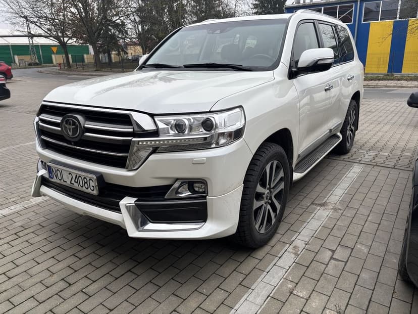 Toyota Land Cruiser V8 5.7